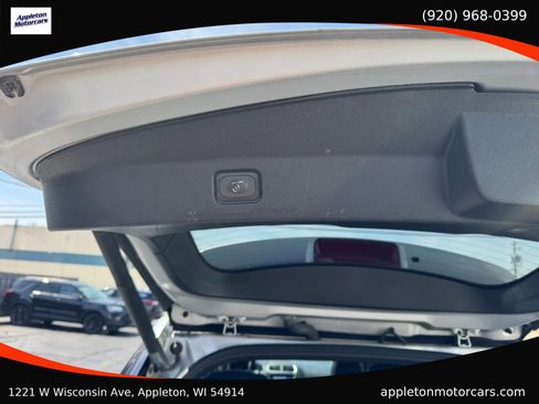 Used 2017 Ford Explorer XLT w/ Equipment Group 202A image 38