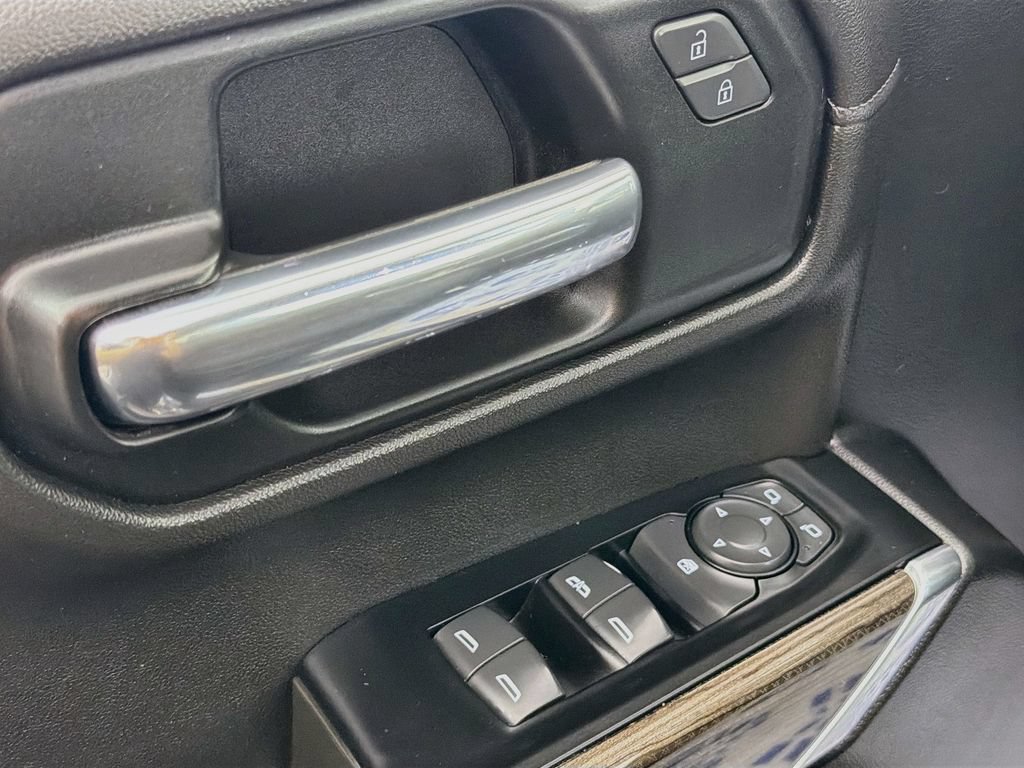 Used 2019 Chevrolet Silverado 1500 LT Trail Boss AWD/4WD image 17
