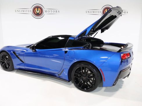 Used 2016 Chevrolet Corvette Stingray Coupe w/ Carbon Flash Badge Package image 30