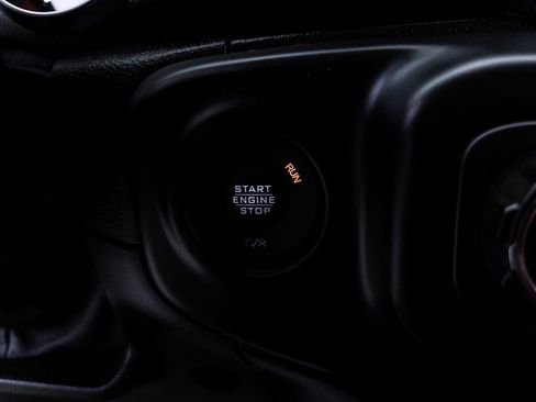 Used 2019 Jeep Wrangler Unlimited Sahara AWD/4WD image 25