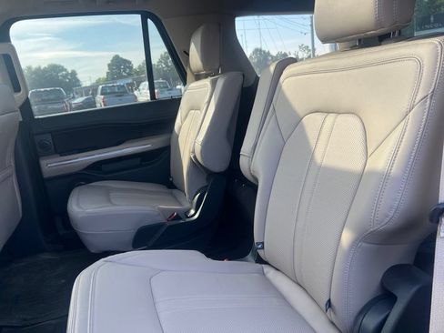 Used 2024 Ford Expedition Limited RWD image 8
