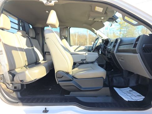 Used 2020 Ford F250 XL w/ Power Equipment Group image 17