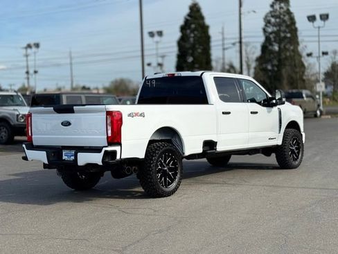 Used 2024 Ford F350 XLT AWD/4WD image 8
