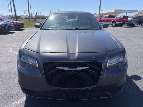Used 2019 Chrysler 300 S image 2