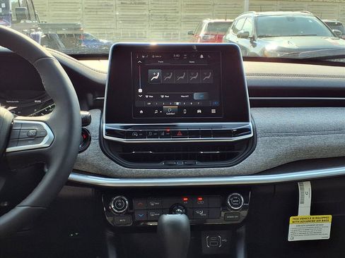 New 2026 Jeep Compass Latitude image 12