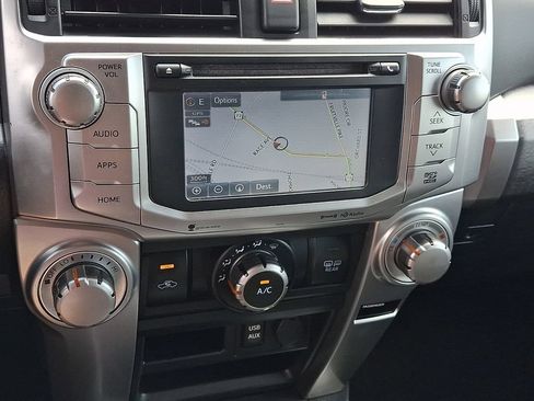 Used 2018 Toyota 4Runner SR5 AWD/4WD image 19