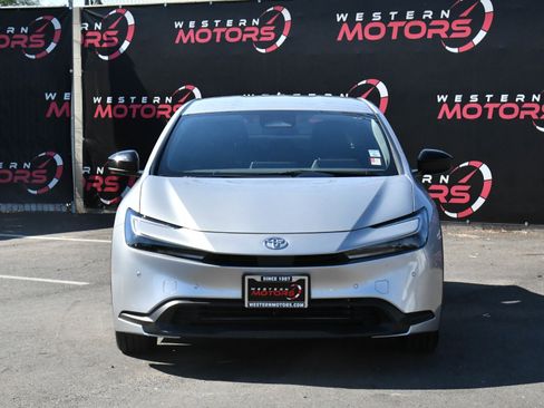 Used 2025 Toyota Prius LE image 2