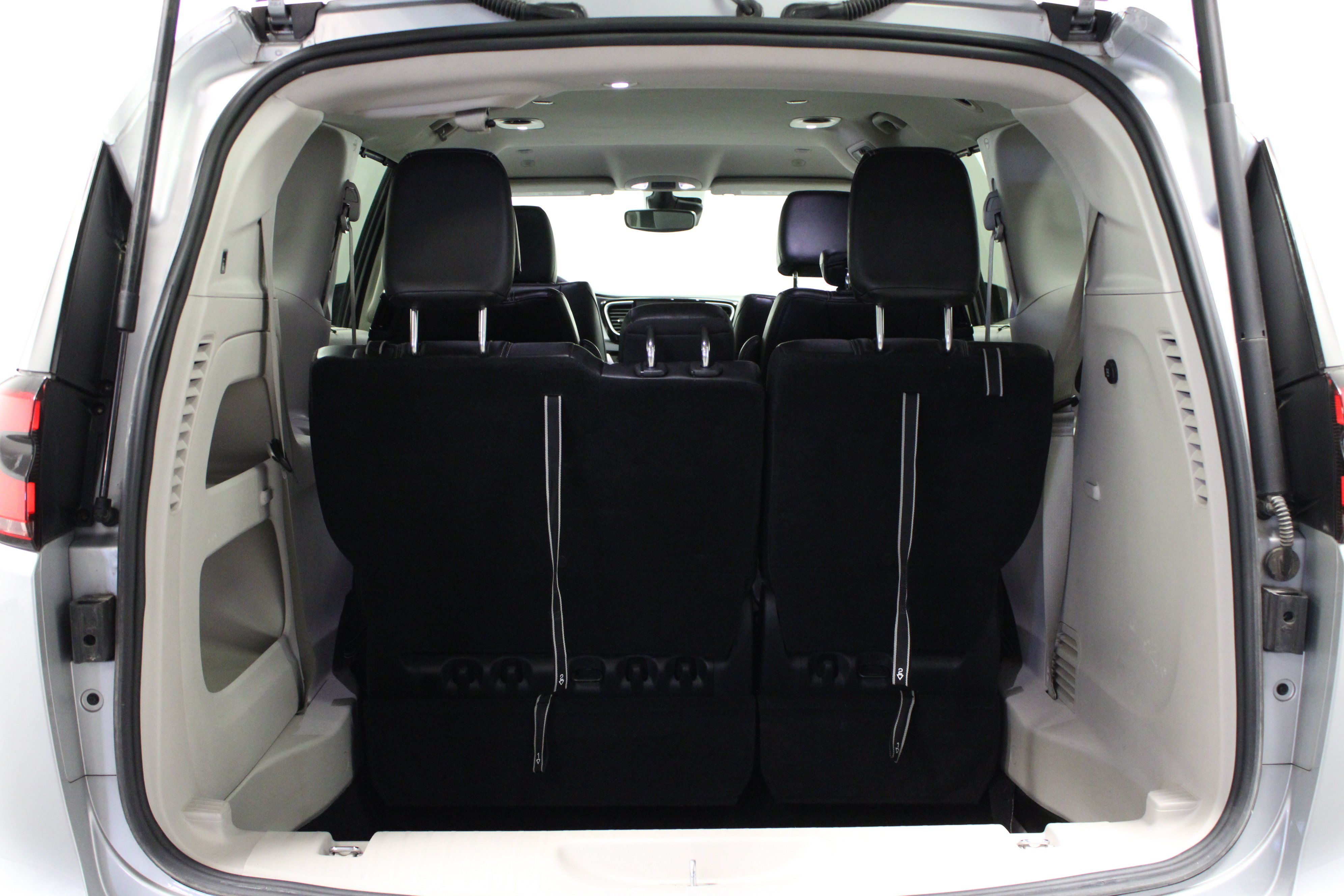 Used 2023 Chrysler Pacifica Touring-L FWD image 15