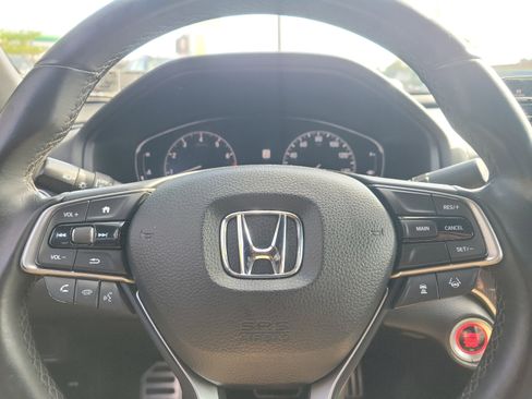 Used 2018 Honda Accord Sport image 18