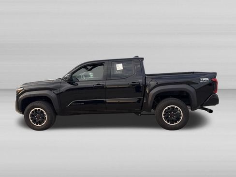 Used 2025 Toyota Tacoma TRD Off-Road AWD/4WD image 8