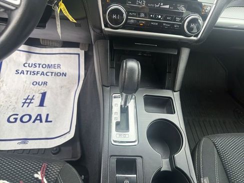 Used 2019 Subaru Outback 2.5i Premium image 16