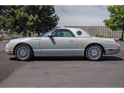 Used 2005 Ford Thunderbird 50th Anniversary RWD image 6