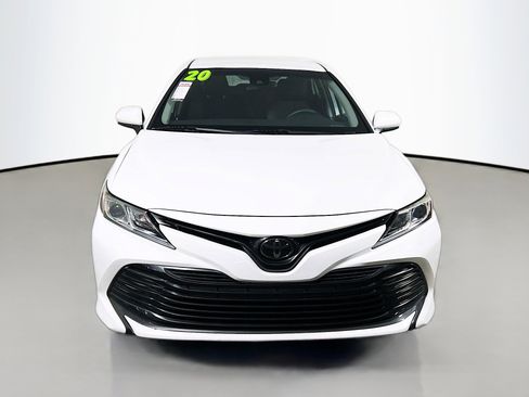 Used 2020 Toyota Camry LE image 11