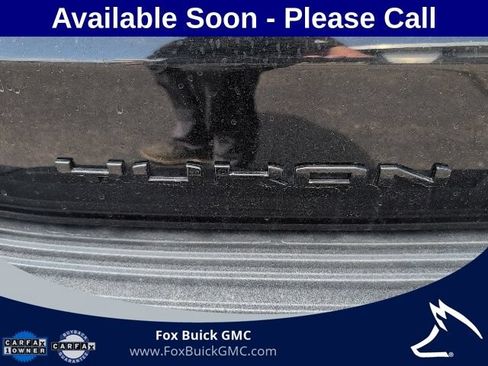 Used 2024 GMC Yukon Denali w/ Advanced Technology Package AWD/4WD image 6
