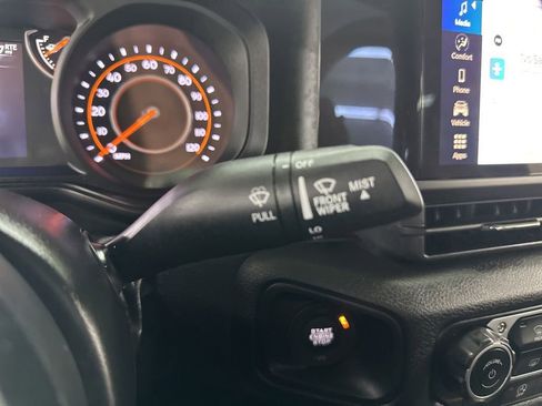 Used 2025 Jeep Gladiator Sport image 38