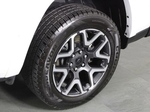 Used 2025 RAM 1500 Laramie AWD/4WD image 12