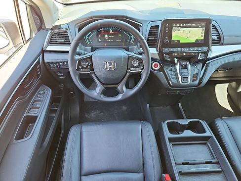 Used 2023 Honda Odyssey Touring image 10