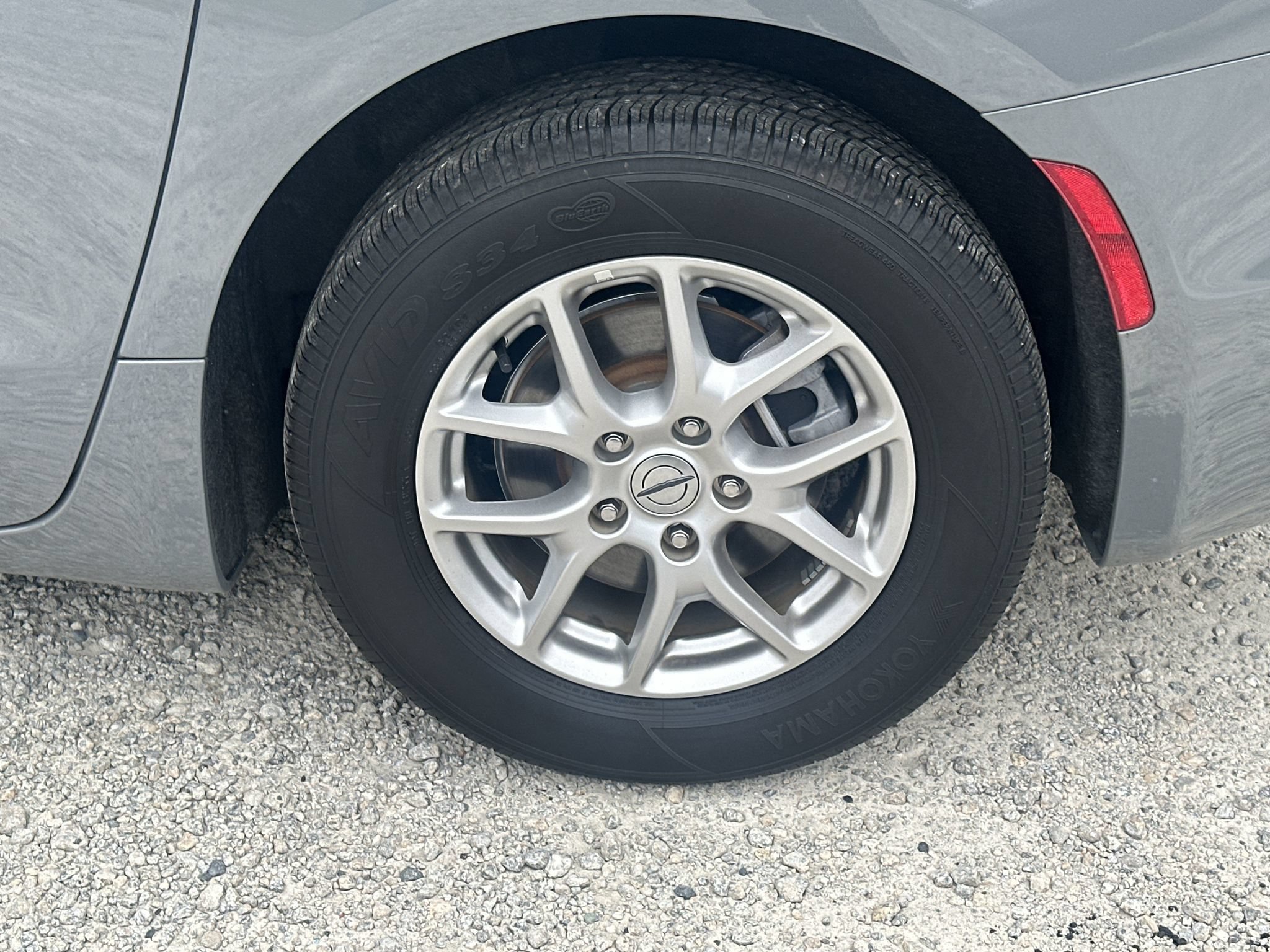 Used 2025 Chrysler Pacifica Select FWD image 18