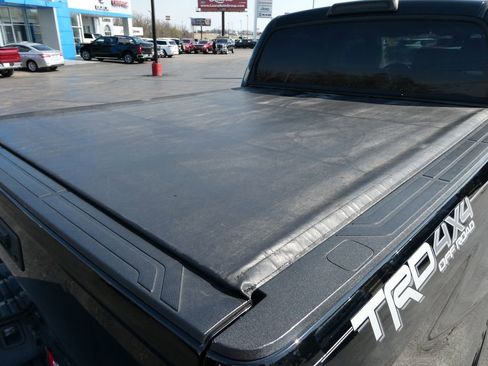 Used 2018 Toyota Tundra Limited AWD/4WD image 16