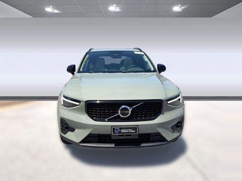 Certified 2023 Volvo XC40 B5 Ultimate w/ Protection Package Premier AWD/4WD image 6