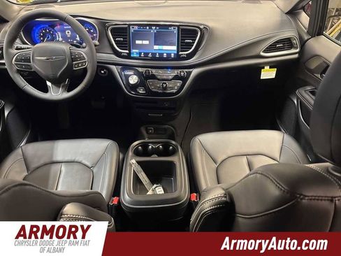 New 2026 Chrysler Pacifica Select image 38