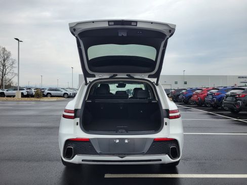 Used 2022 Genesis GV70 2.5T w/ Advanced Package image 11