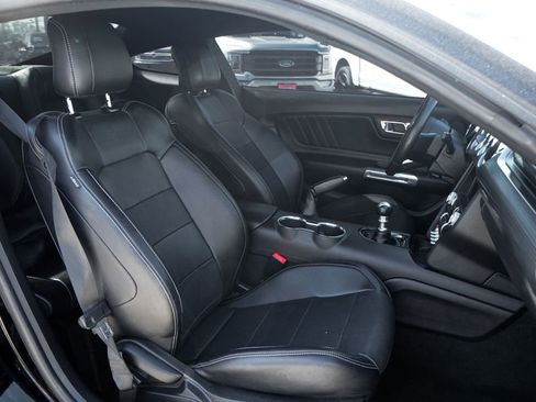 Used 2017 Ford Mustang GT Premium RWD image 38