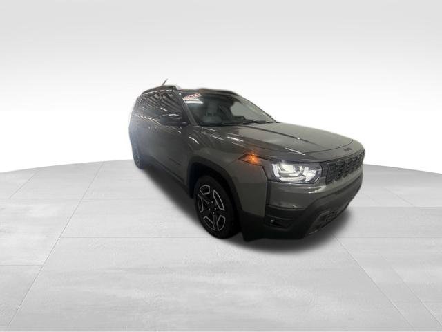 New 2027 Jeep Cherokee Laredo AWD/4WD image 4