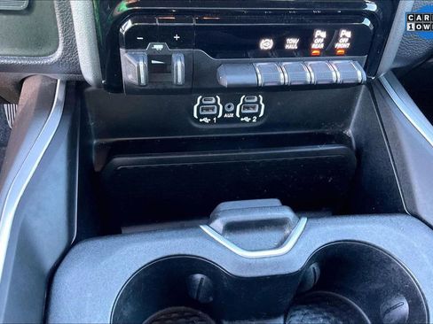 Used 2024 RAM 3500 Big Horn w/ Sport Appearance Package image 33