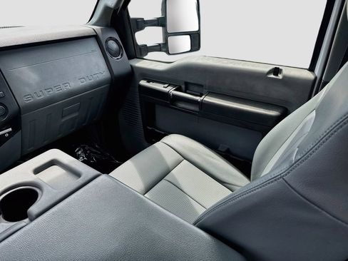 Used 2016 Ford F550 4x4 Crew Cab Super Duty image 17