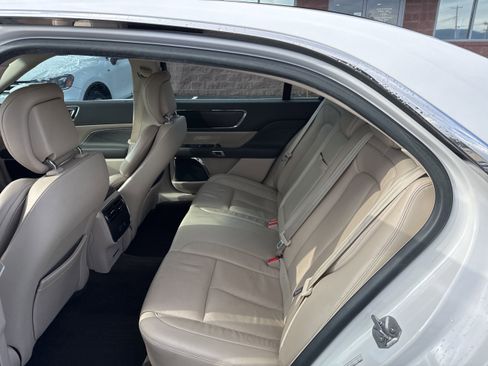 Used 2017 Lincoln Continental Select w/ Continental Climate Package image 14