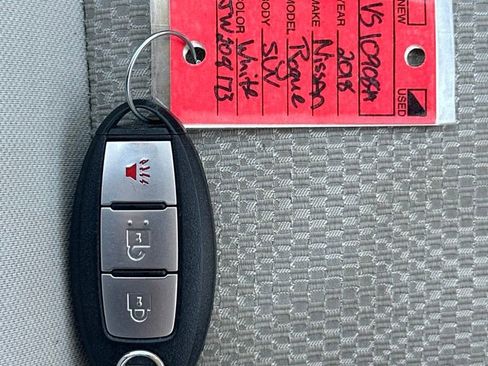 Used 2018 Nissan Rogue Sport SV AWD/4WD image 33