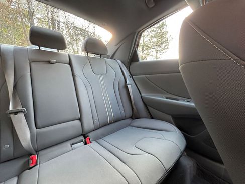 Used 2025 Hyundai Elantra SEL image 39