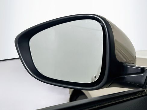 Used 2018 Honda Accord LX image 16