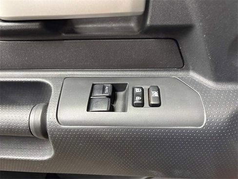 Used 2013 Toyota FJ Cruiser 4WD image 20