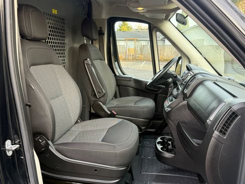 Used 2016 RAM ProMaster 2500 w/ Interior Convenience Group image 17