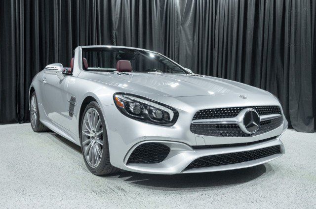 Used 2019 Mercedes-Benz SL 550 image 4
