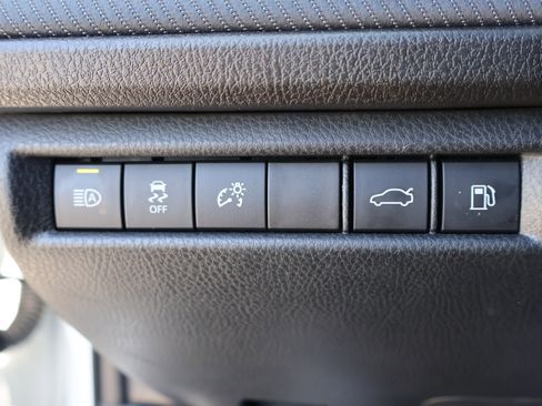 Used 2025 Toyota Camry SE FWD image 35
