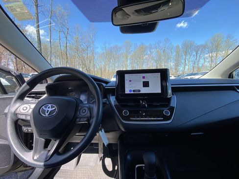 Used 2024 Toyota Corolla LE image 19