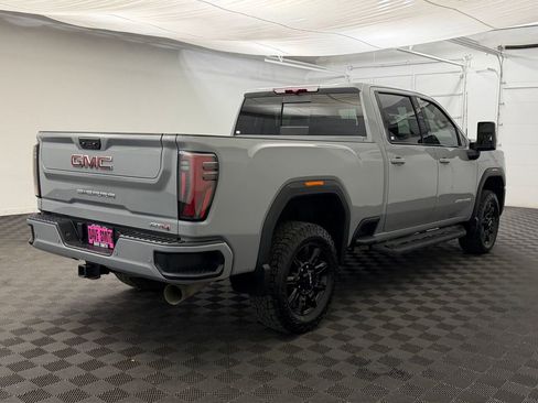 Used 2024 GMC Sierra 3500 AT4 w/ AT4 Preferred Package AWD/4WD image 9