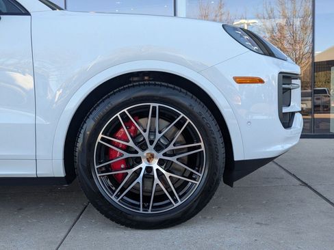 New 2026 Porsche Cayenne S image 11