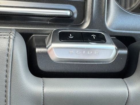 New 2026 Ford Expedition Active image 27