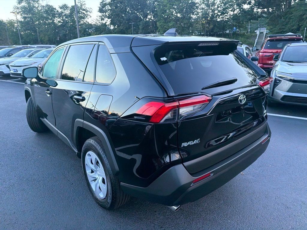 Certified 2025 Toyota RAV4 LE AWD/4WD image 8