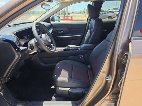 New 2026 Nissan Kicks SR FWD image 24