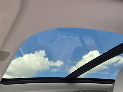 Used 2018 Volvo XC90 T6 Momentum w/ Convenience Package image 16