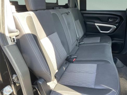 Used 2022 Nissan Titan SV w/ SV Convenience Package image 24