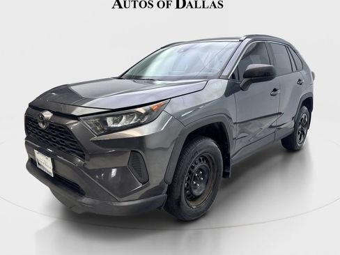 Used 2021 Toyota RAV4 LE FWD image 2