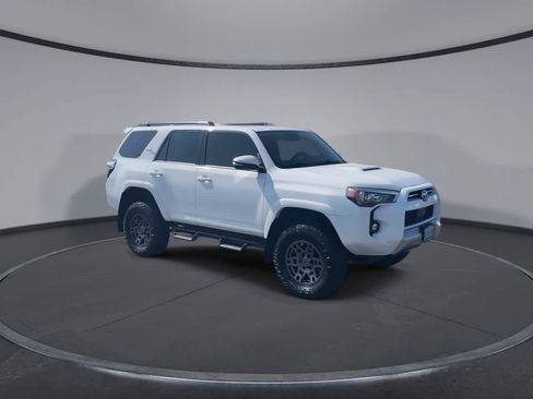 Used 2023 Toyota 4Runner TRD Off-Road Premium w/ Moonroof Package AWD/4WD image 2
