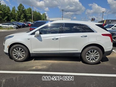 Used 2017 Cadillac XT5 Luxury w/ Driver Awareness Package FWD image 2