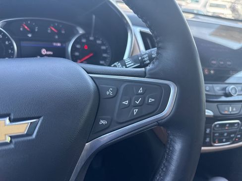 Used 2022 Chevrolet Equinox Premier FWD image 17